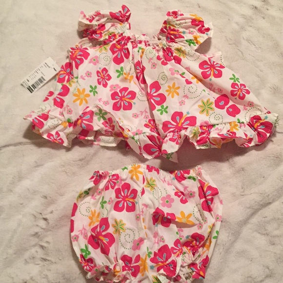 Baby outfit from Hawaii - Picture 1 of 6